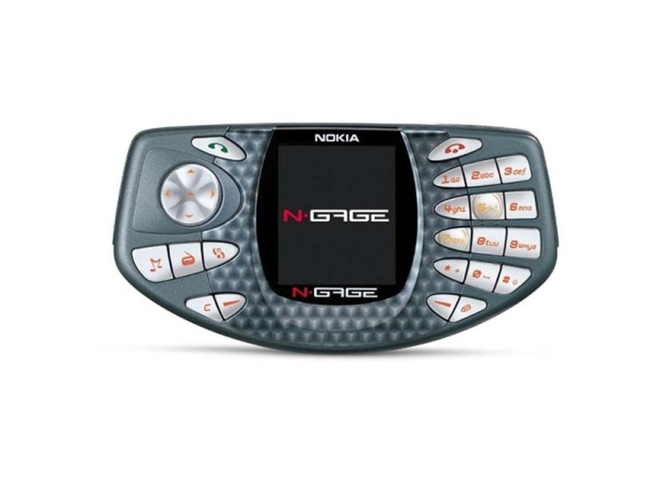 Mit dem Nokia N-Gage in der Öffentlichkeit zu telefonieren glich einer Mutprobe. (Bild Nokia)