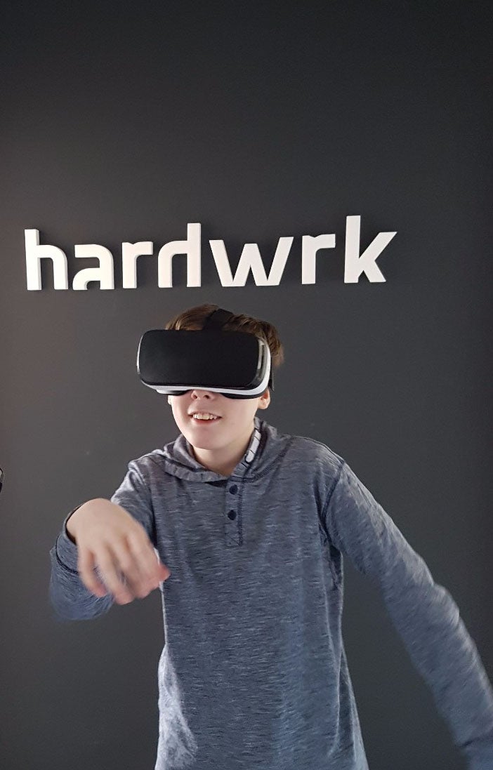 Leon testet die Samsung Gear VR. (Foto: t3n.de)