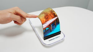 Aufklappbar wie eine Puderdose: Neue Details zu Samsungs faltbaren Smartphones