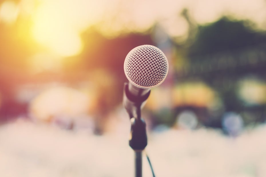 Wie wäre es mit einem Vortrag auf einer Konferenz? (Foto: Shutterstock)