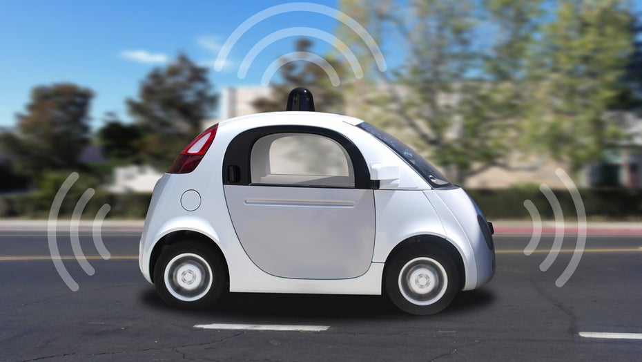 Autonomes Fahren zu bebildern ist gar nicht so einfach. Die meisten Autohersteller zeigen am liebsten futuristisch anmutende Mobile wie dieses hier. (Foto: Peter Kneffel/dpa) Auto-Revolution abgeblasen: Darum müssen wir aufs autonome Fahren noch warten