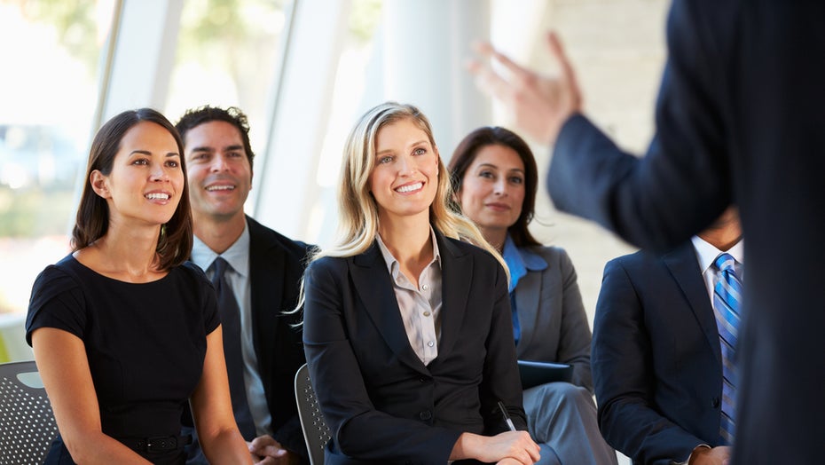 (Foto: Monkey Business Images/Shutterstock) Elevator Pitch: In nur 30 Sekunden zum Erfolg