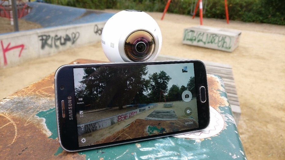 Die Gear 360 lässt sich optional mit dem Galaxy S6 steuern. (Foto: t3n)