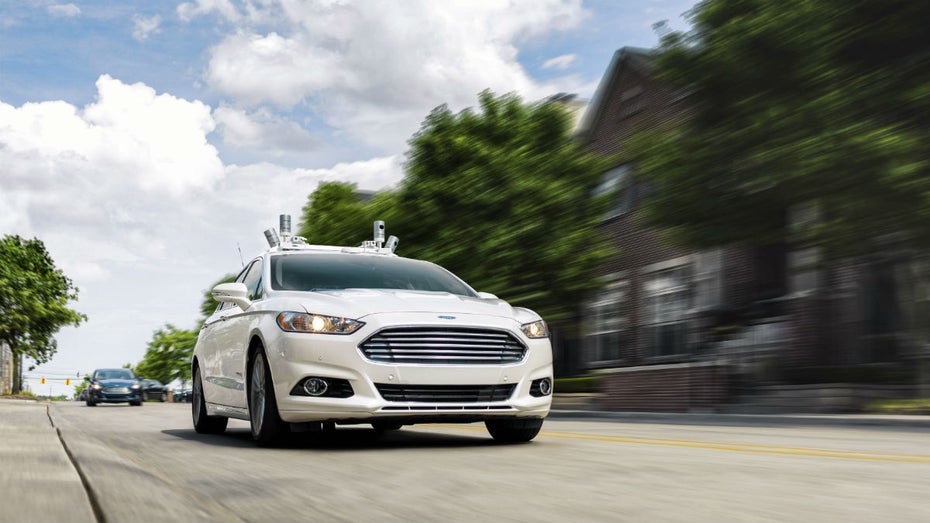 Ohne Lenkrad und Bremse: Ford will bis 2021 selbstfahrende Autos auf die Straßen bringen Ohne Lenkrad und Bremse: Ford will bis 2021 selbstfahrende Autos auf die Straßen bringen