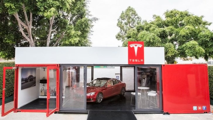 Tesla bricht durch Schließung der Shops in eine neue Ära auf