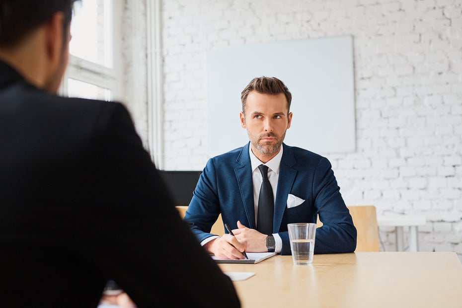 Bei der Formulierung des Anschreibens empfiehlt sich das „Ich-Sie-Wir“-Prinzip. (Foto: Shutterstock)