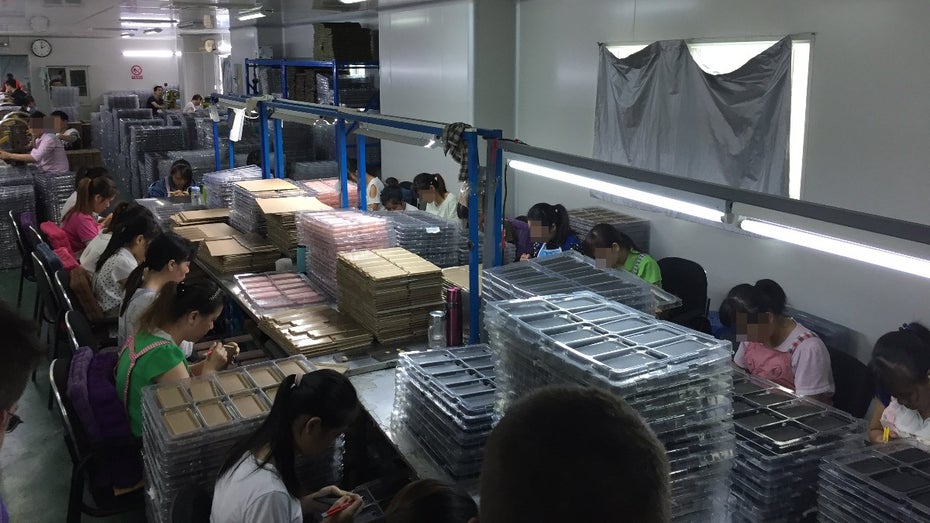 Ich habe bei der Produktion meines iPhone-Cases in China zugesehen