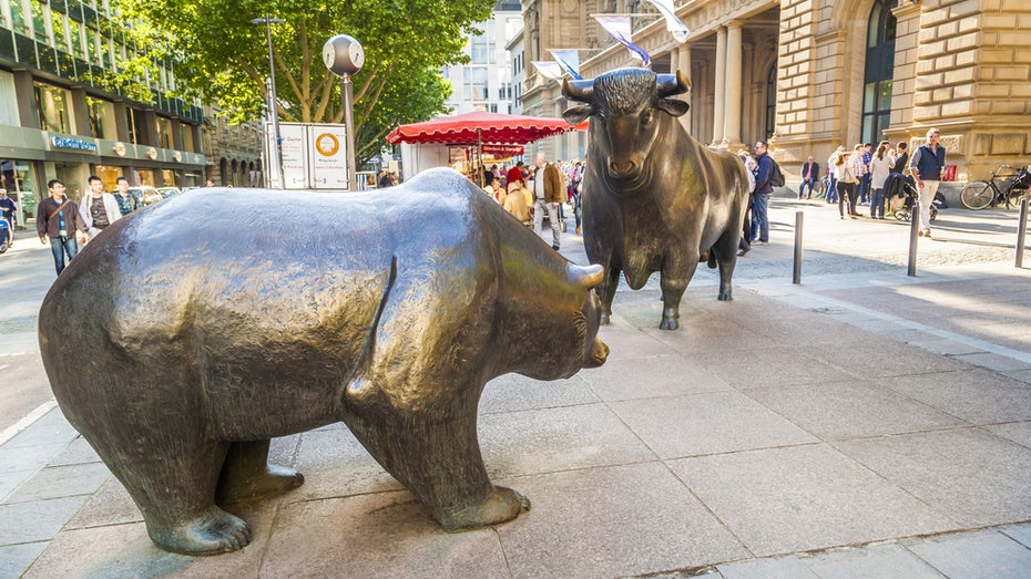 Bulle oder Bär? Wer übernimmt das Kommando auf dem Aktienmarkt? (Bild: Shutterstock) Trotz Erholung an der Wall Street: Profi-Shortseller setzen weiter auf fallende Kurse