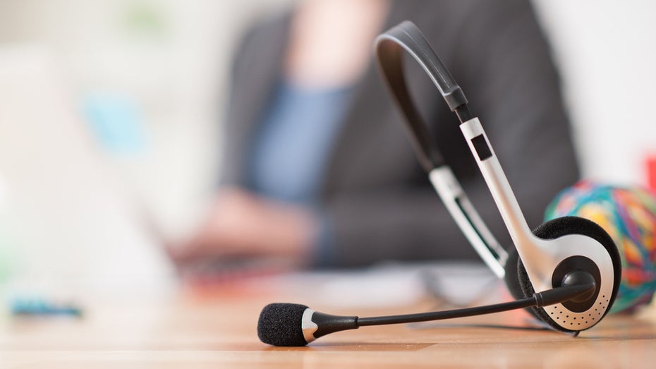 Ist die Erreichbarkeit per Telefon Pflicht im Onlinehandel? Nein, sagt ein wichtiger EU-Gutachter. Das könnte Folgen haben. (Bild: Shutterstock) Onlinehändler müssen nicht per Telefon erreichbar sein