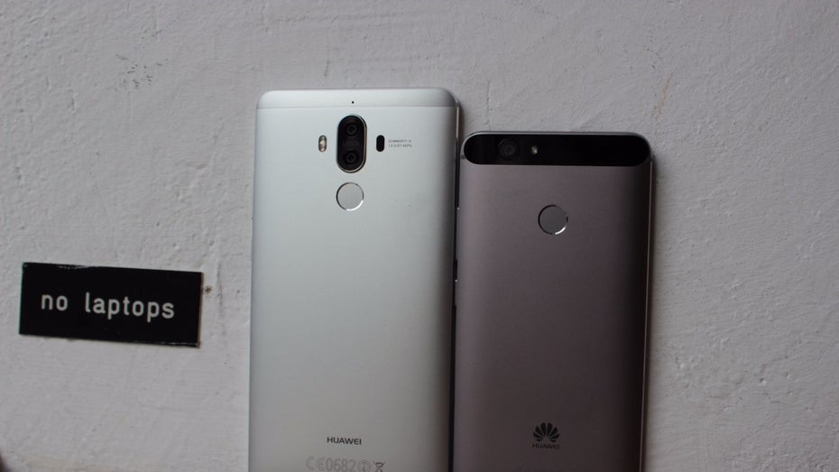 Größenvergleich: Huawei Mate 9 (5,9 Zoll) vs. Huawei Nova  (5 Zoll). (Foto: t3n)