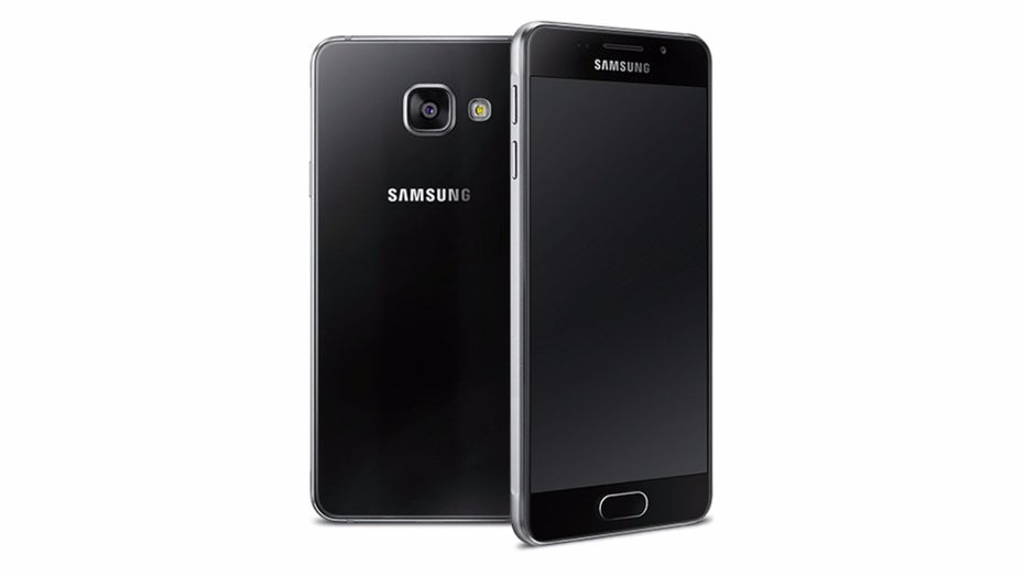 Das Samsung Galaxy A3 (2016) in Schwarz. (Bild: Samsung)