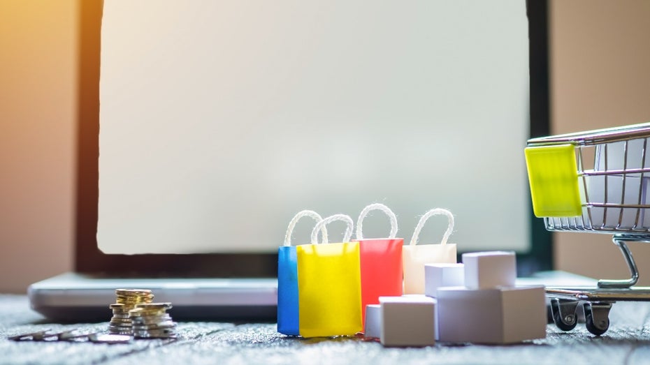 Weihnachtsmarketing: 8 Tipps für Onlinehändler in der Adventszeit Weihnachtsmarketing: 8 Tipps für Onlinehändler in der Adventszeit