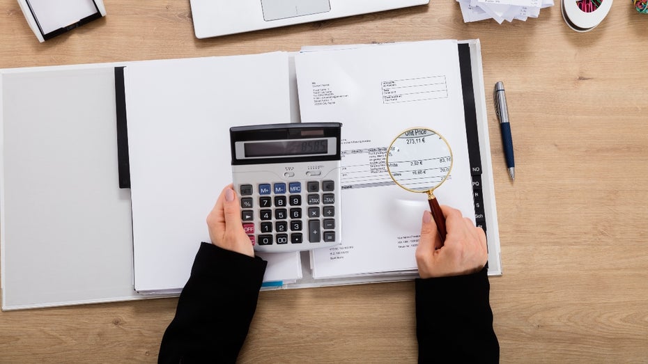Endlich flüssig: Diese Factoring-Anbieter bezahlen deine Rechnungen Endlich flüssig: Diese Factoring-Anbieter bezahlen deine Rechnungen