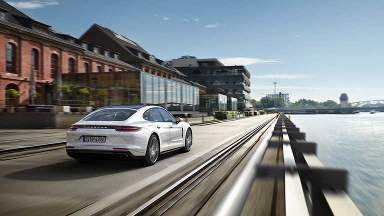 Porsche will einen rein elektrischen Nachfolger des Panamera an den Start bringen. (Bild: Porsche) Porsche plant zwei weitere E-Modelle