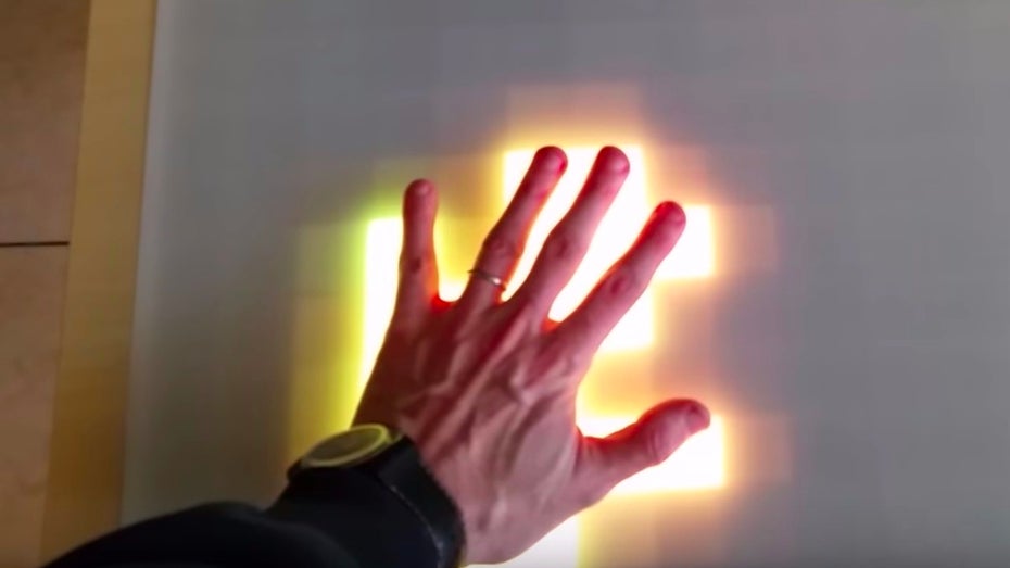 (Screenshot: Youtube / Vincent Deconinck) Raspberry Pi: Bastler macht Ikea-Tisch zum interaktiven Display