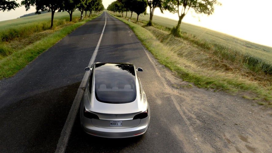 Tesla Model 3: Warum Musk sich „dummer Idiot“ nennt – neue Details über Reichweite und mehr