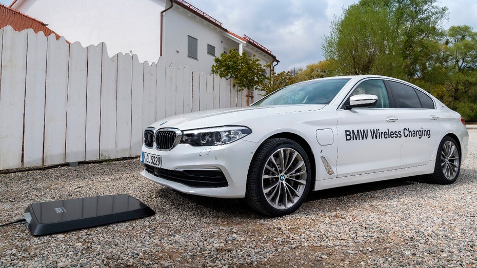 (Foto: BMW) Elektromobilität: Erstes induktives Ladesystem der Welt kommt von BMW