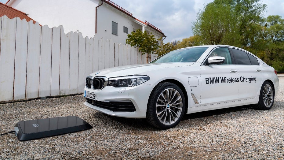 Elektromobilität: Erstes induktives Ladesystem der Welt kommt von BMW