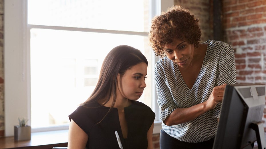 Mentoring: Wie du Mitarbeiter zu Höchstleistungen bringen kannst Mentoring: Wie du Mitarbeiter zu Höchstleistungen bringen kannst