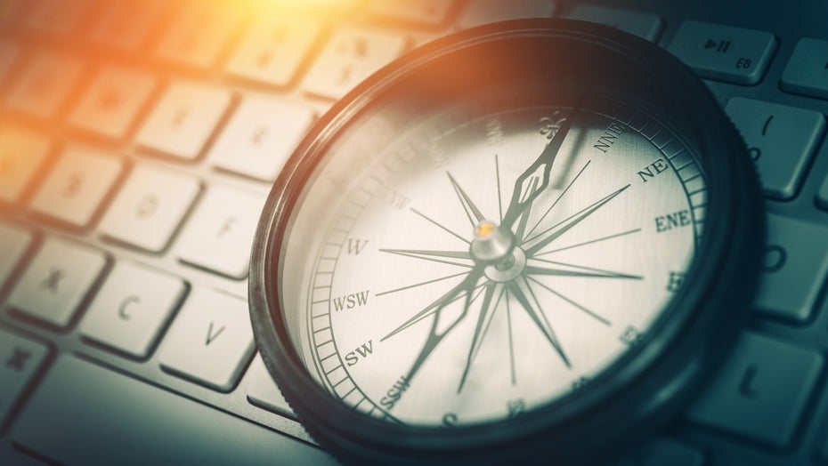 Horizontal oder vertikal - Navigation ist hauptsächlich zum Ankommen da. (Foto: Shutterstock/welcomia) Designtrend: Die vertikale Navigation als Alternative zum horizontalen Menü