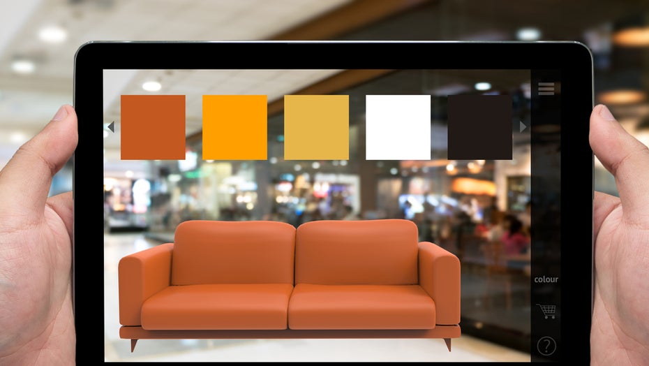 Mit Augmented Reality können Händler Möbel im Wohnunfeld des Kunden präsentieren. (Foto: Zapp2Photo / Shutterstock) Augmented-Reality-Shopping: So kann die Technik dein Einkaufserlebnis bereichern