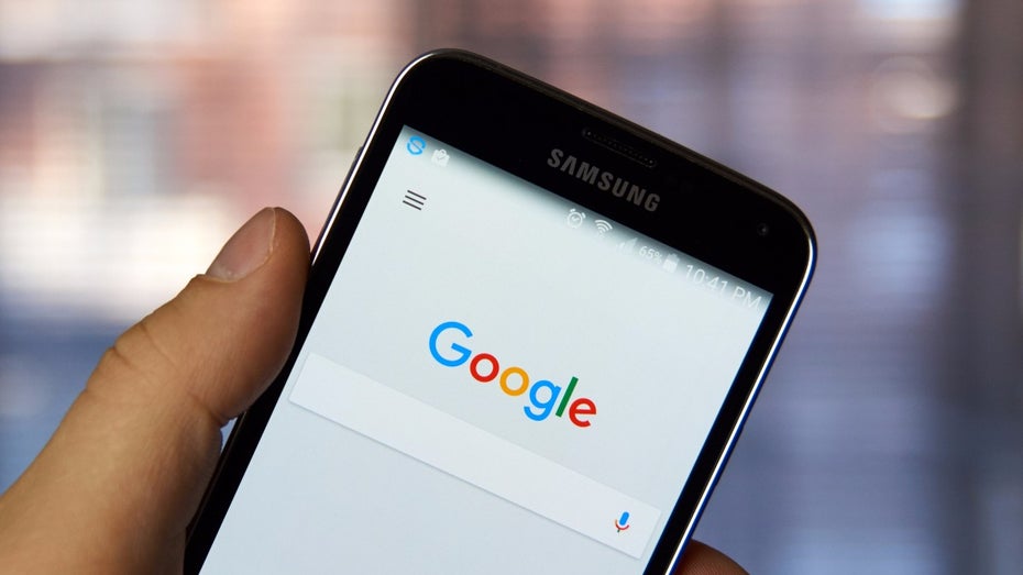 Smartphone mit Google-Suche