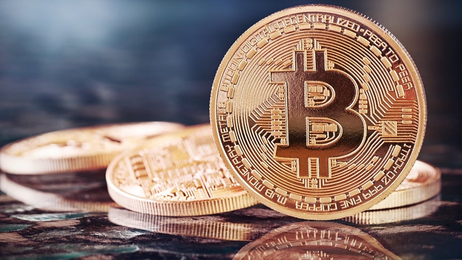 Immer noch unbestritten die Nummer eins unter den Kryptowährungen: Bitcoin mit einer Marktkapitalisierung von rund 280 Milliarden US-Dollar. (Stand: Anfang Dezember 2018)

(Foto: Shutterstock/Julia Tsokur)