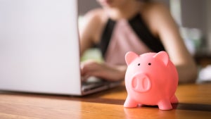 Wer diese 7 Dinge beachtet, spart bei Online-Käufen ganz einfach Geld