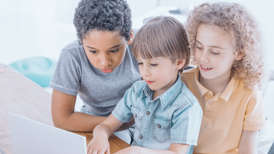 Bei diesen 13 Kursen können deine Kinder das Programmieren lernen