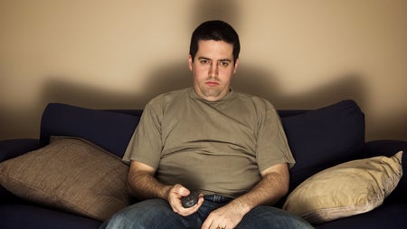 Mit ein paar 3-minütigen „Aktivitätspausen“ am Abend verbesserst du deinen Schlaf – laut Studie