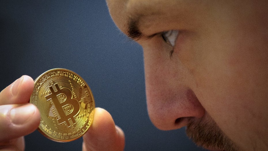 Weihnachtsboom: Bitcoin-Kurs schießt über 25.000 Dollar hinaus