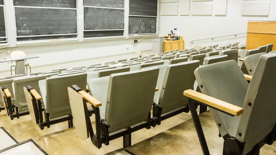 FH-Studium statt Uni? Gute Idee für die Karriere FH-Studium statt Uni? Gute Idee für die Karriere