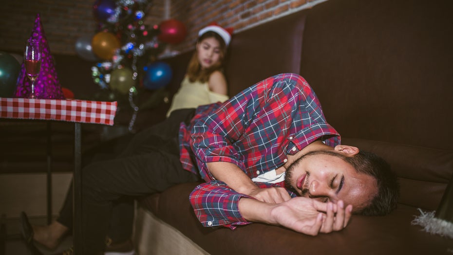 Alkohol-Absturz auf der Weihnachtsfeier: Wie Apps das verhindern können