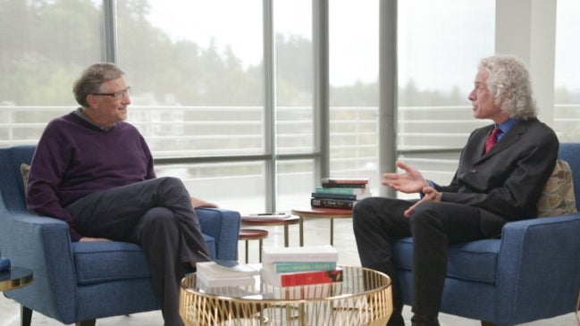 Bill Gates im Gespräch mit Lieblingsautor Steven Pinker. (Bild: gatesnotes.com) Das ist das beste Buch, das Bill Gates jemals gelesen hat