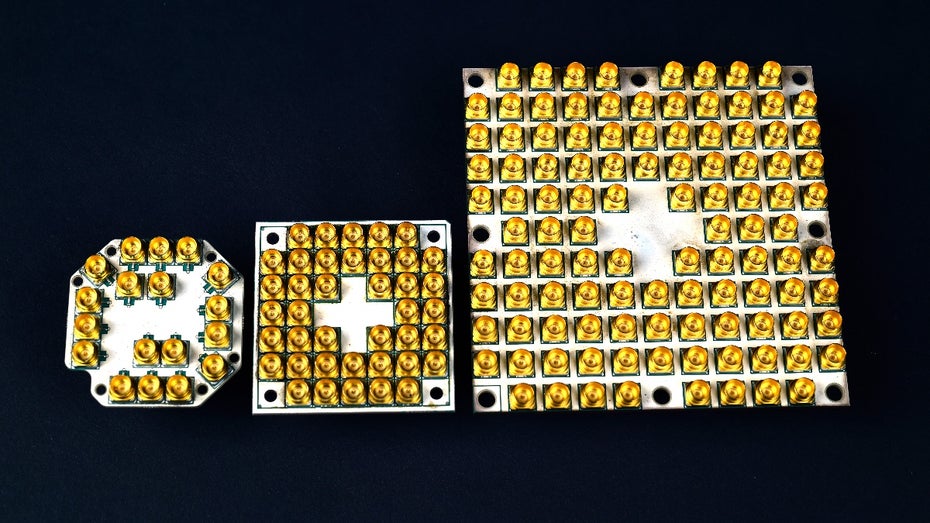 Quanten-Chips von Intel. (Bild: Walden Kirsch/Intel) Quanten-Computing: Intel gibt Details zum neuen Cryo-Chip Horse Ridge preis