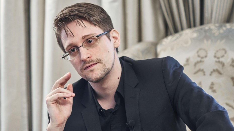 Edward Snowden: „Facebook ist eine Überwachungsfirma getarnt als soziales Netzwerk“ Edward Snowden: „Facebook ist eine Überwachungsfirma getarnt als soziales Netzwerk“