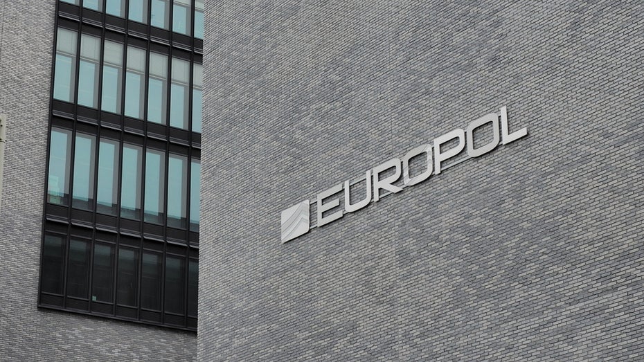 Europol sieht Cyberkriminalität im Aufwind. (Foto: Stringer Image / Shutterstock.com) Europol: Cyberkriminalität boomt in Coronakrise