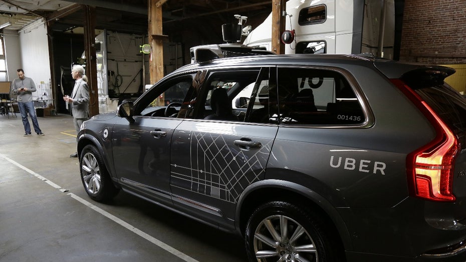 Erster Todesfall mit autonomem Auto heizt Sicherheitsdebatte an Erster Todesfall mit autonomem Auto heizt Sicherheitsdebatte an