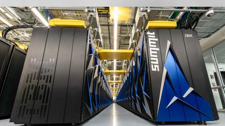 Supercomputer Summit rechnet gegen Coronavirus. (Bild: Oak Ridge National Laboratory) Mit 300 Petaflops gegen das Coronavirus – Supercomputer forschen an Wirkstoffen