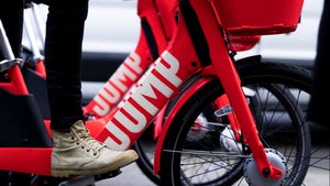 Uber-Tochter Jump Bikes stellt E-Fahrräder in Berlin auf – Start lässt weiter auf sich warten