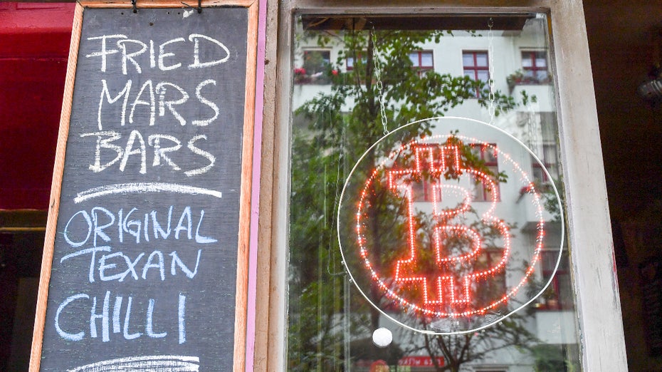 Room 77 in Berlin. Hier können Burger mit Bitcoin bezahlt werden. (Foto: dpa)