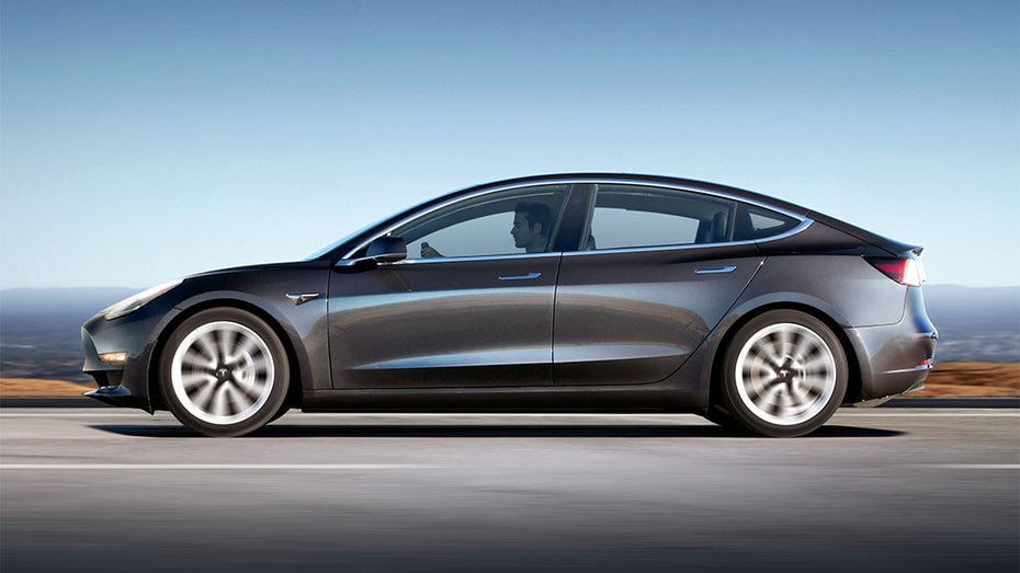 Tesla-Bug: Model 3 furzt, wenn die Tür aufgemacht wird