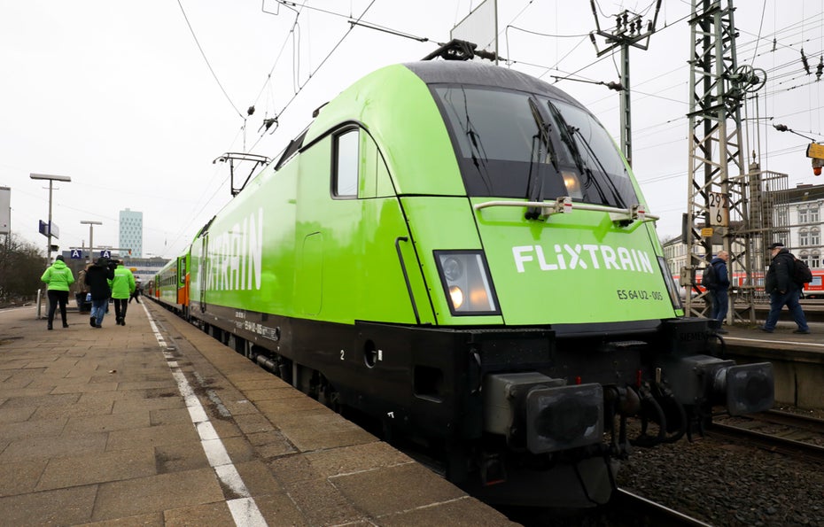 Erst der Flixbus, dann der Flixtrain: Ein Flugangebot namens „Flixplane“ plant das Startup vorerst nicht. (Foto: dpa)