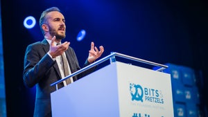 Bitcoin-Rocket-Launch ruft Böhmermann auf den Plan