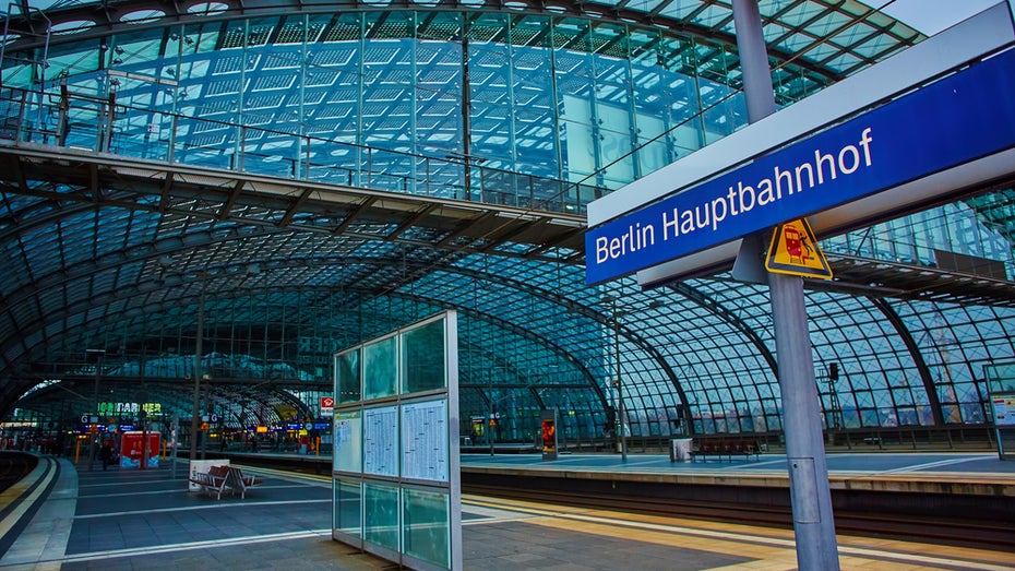 Bahn startet kostenloses WLAN an mehr als 100 Bahnhöfen Bahn startet kostenloses WLAN an mehr als 100 Bahnhöfen