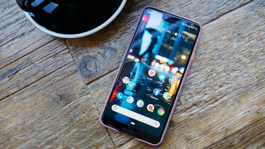 Das Pixel 3 XL im schützenden Case. (Foto: t3n.de)