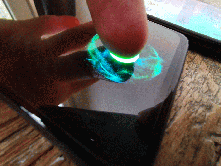 So sieht es aus, wenn ihr euren Finger auf den In-Display-Scanner des Oneplus 6T platziert. (Foto: t3n.de)