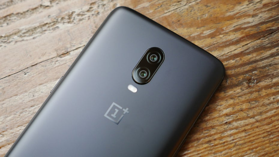 Oneplus 6T - auf der Rückseite ist nur noch die Kamera mit LED-Blitz zu finden. (Foto: Oneplus)