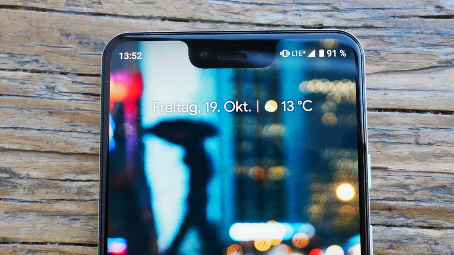 Die Notch des Pixel 3 XL ist zuerst unübersehbar - mit der Zeit nimmt man sie nicht mehr wahr . (Foto: t3n.de)