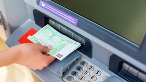 Verbraucherschützer: Bargeld beliebt – Zugang muss gesichert sein